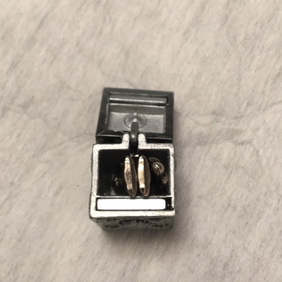 NWOT Metal Prayer Box Charm with Three Metal Angels Christmas Religious - Picture 5 of 14